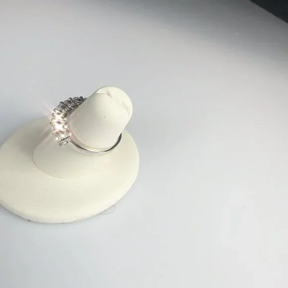 Cubic Zirconia Silver Tone Band Ring Size 7 - Picture 12 of 14